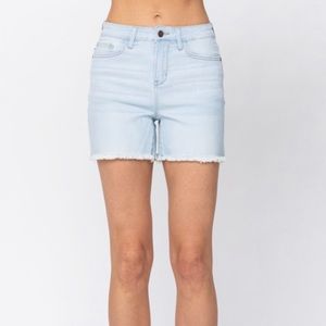 JUDY BLUE HIGH WAIST BLEACH LIGHT CUT OFF SHORTS (150073)